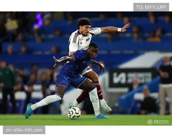 切尔西控球时横向传递过多，缺乏纵向穿透性传球线路